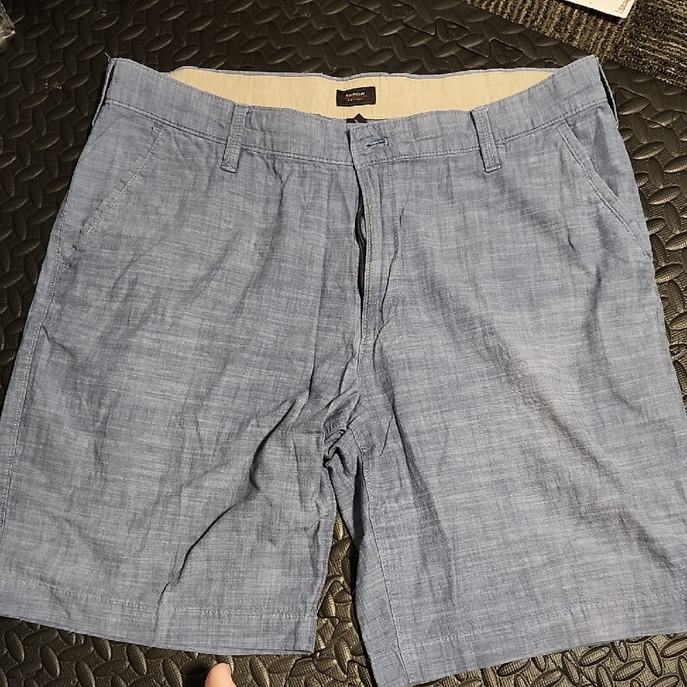 Arrow Light Blue Flat Front Shorts Size 38